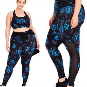 💙Torrid Black and Blue Floral Active Legging